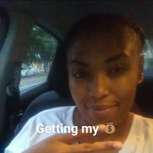 Meet your Posher, Eleila